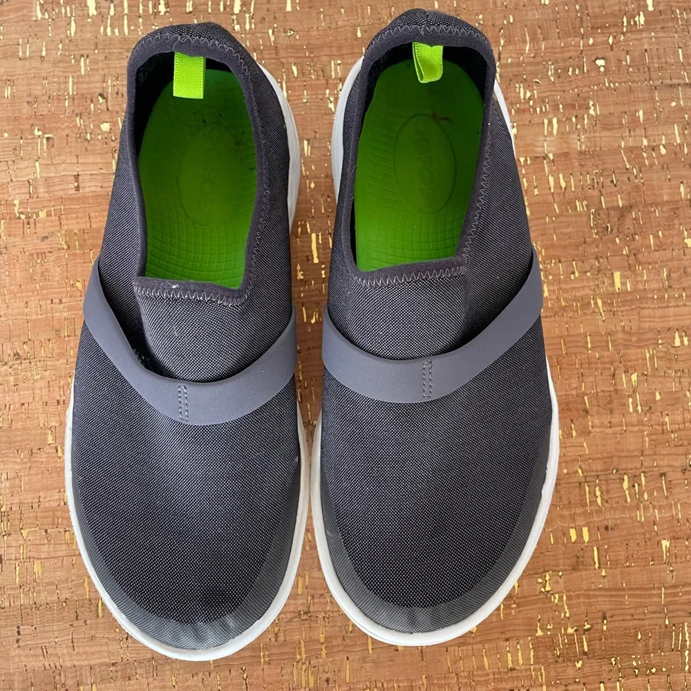 Oofos OOmg eeZee Low Shoes Womens 7 - Picture 3 of 7